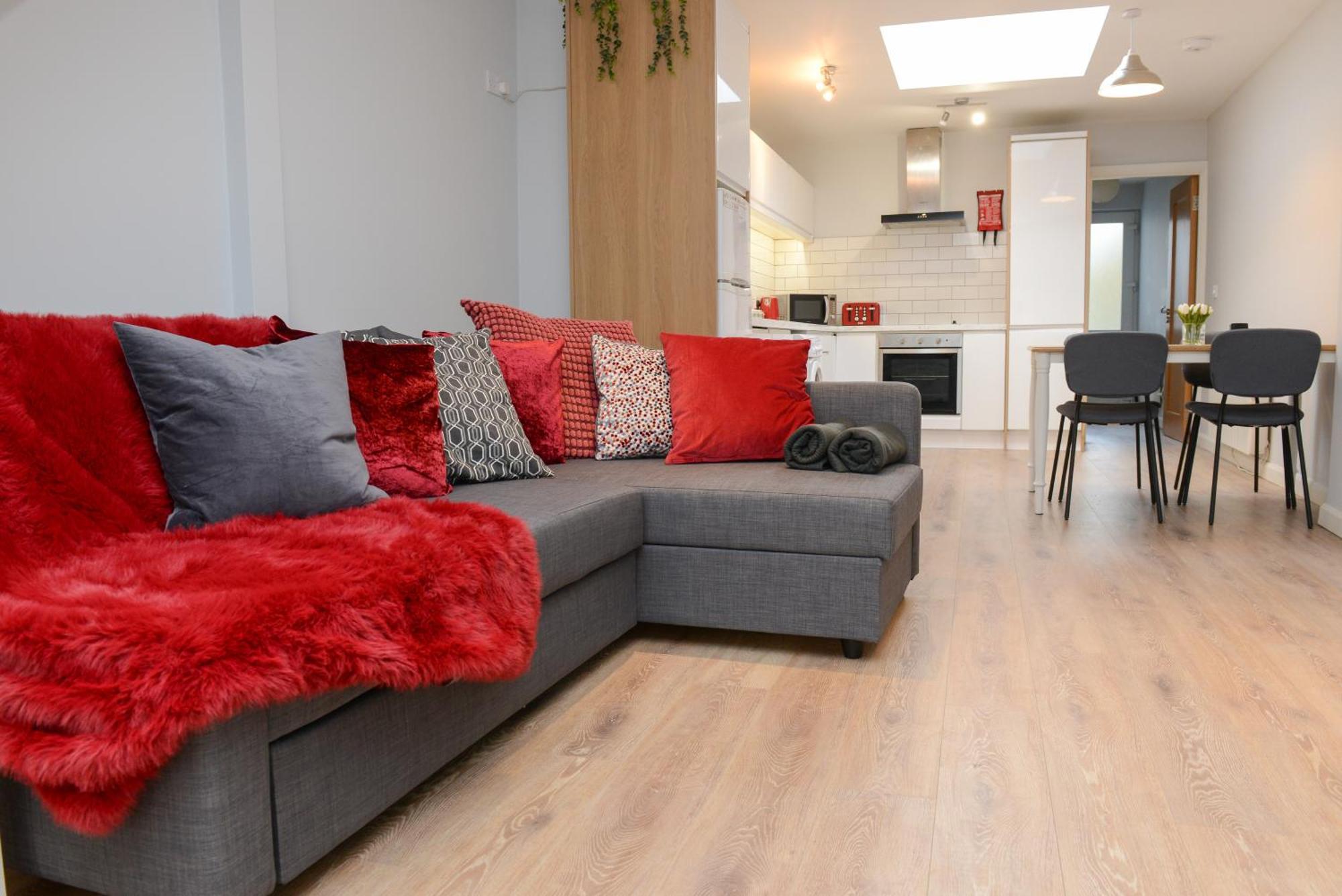 The Red Keep Fab Location - Two Bed - Two Bathrooms -Townhouse Galway Dış mekan fotoğraf