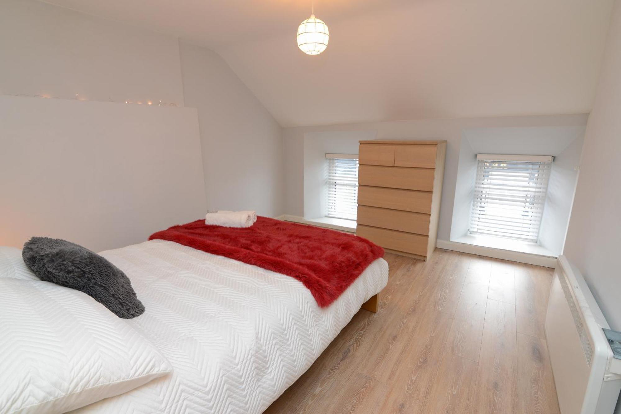 The Red Keep Fab Location - Two Bed - Two Bathrooms -Townhouse Galway Dış mekan fotoğraf