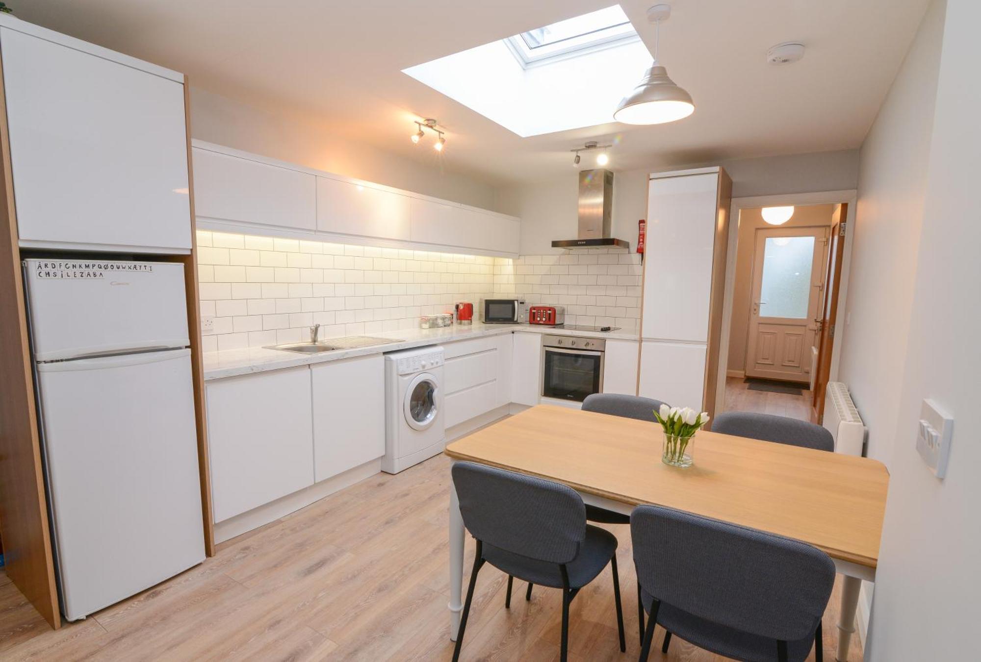 The Red Keep Fab Location - Two Bed - Two Bathrooms -Townhouse Galway Dış mekan fotoğraf